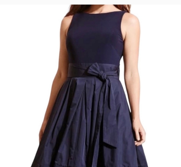 Lauren Ralph Lauren Black Taffeta Gown with Wrap Waist, size 16 - Picture 8 of 12